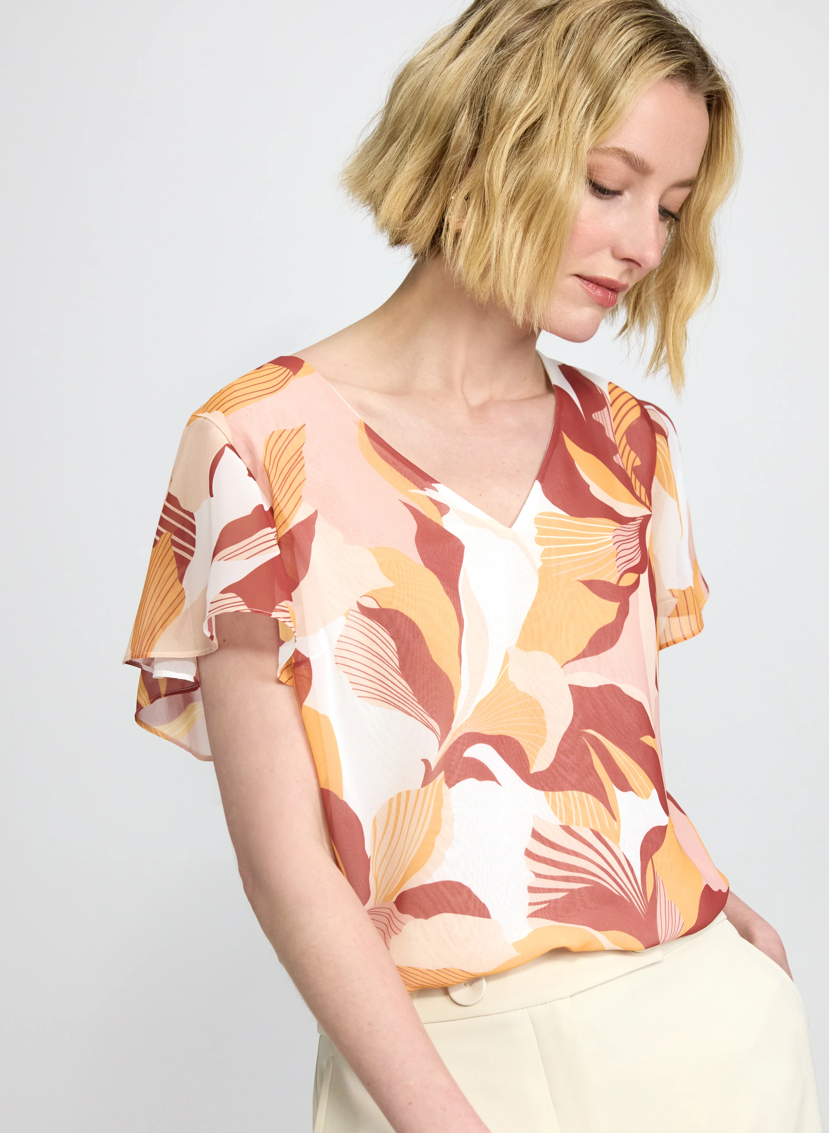 Floral Flutter Sleeve Blouse - Image 4