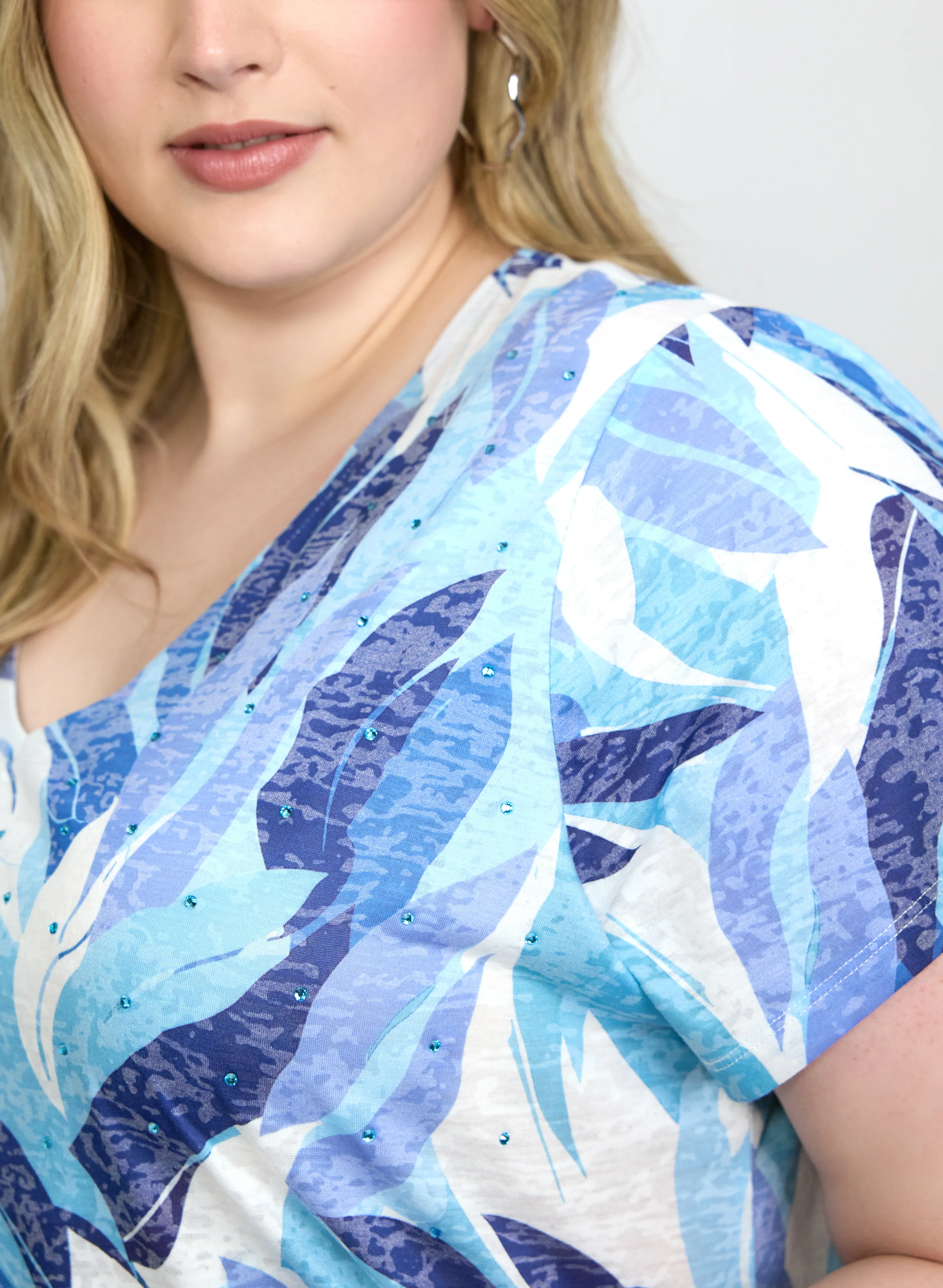 Leaf Print T-Shirt - Image 4