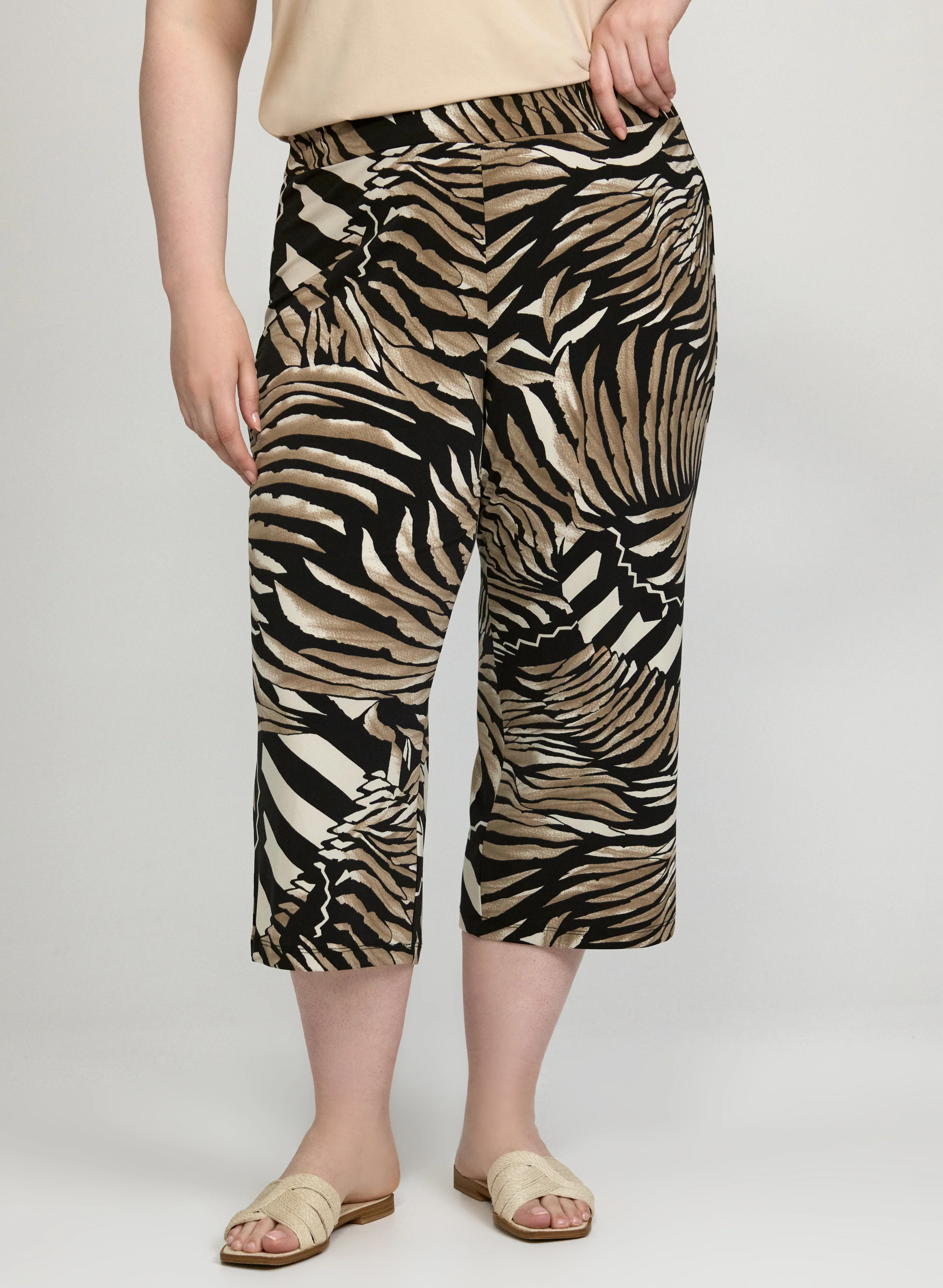 Palm Print Pull-On Capris