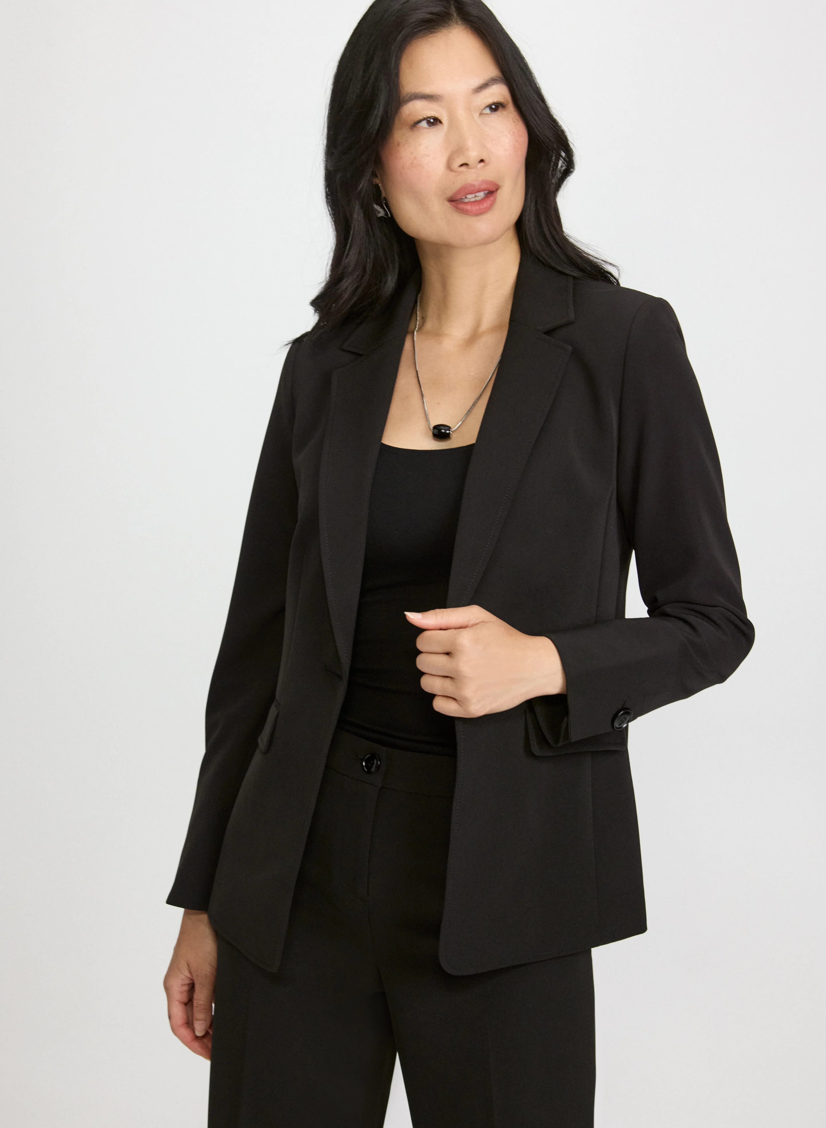 Signature Single-Breasted Blazer