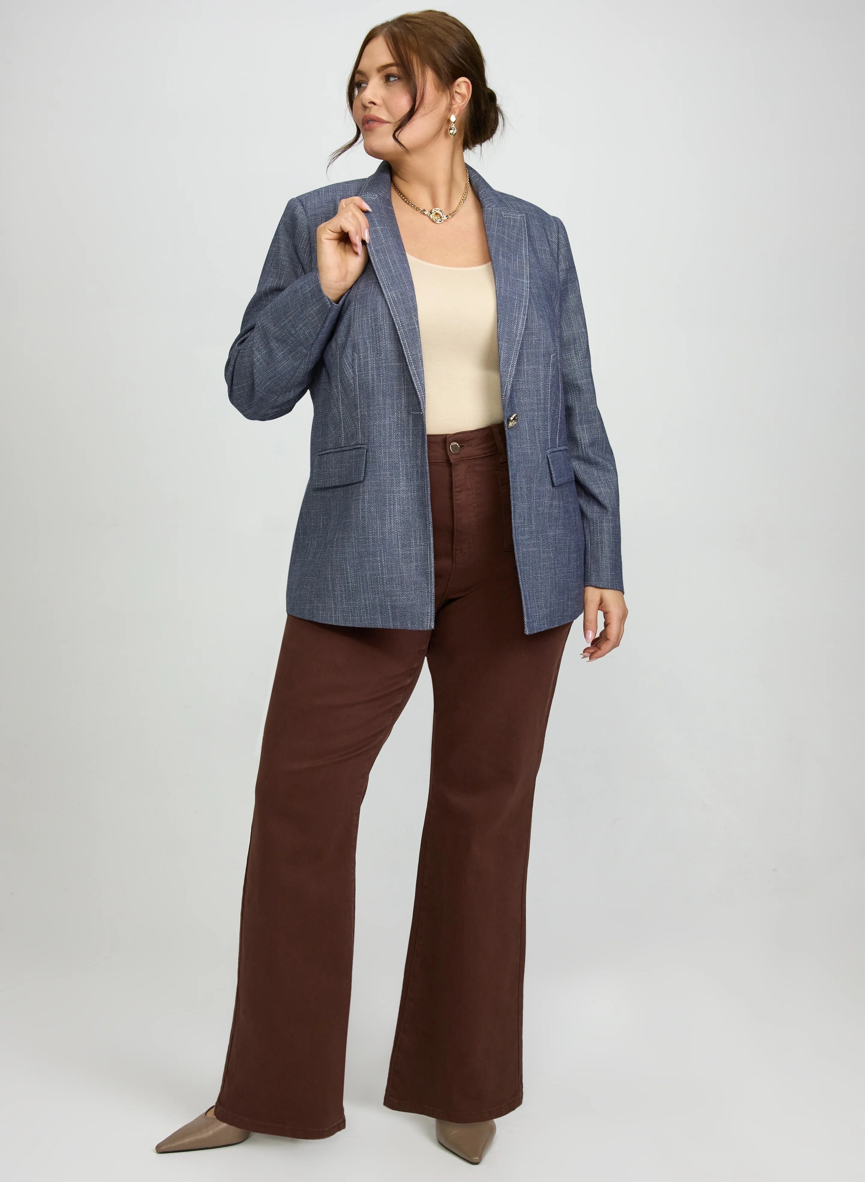 Single-Button Blazer & Flare-Leg Jeans
