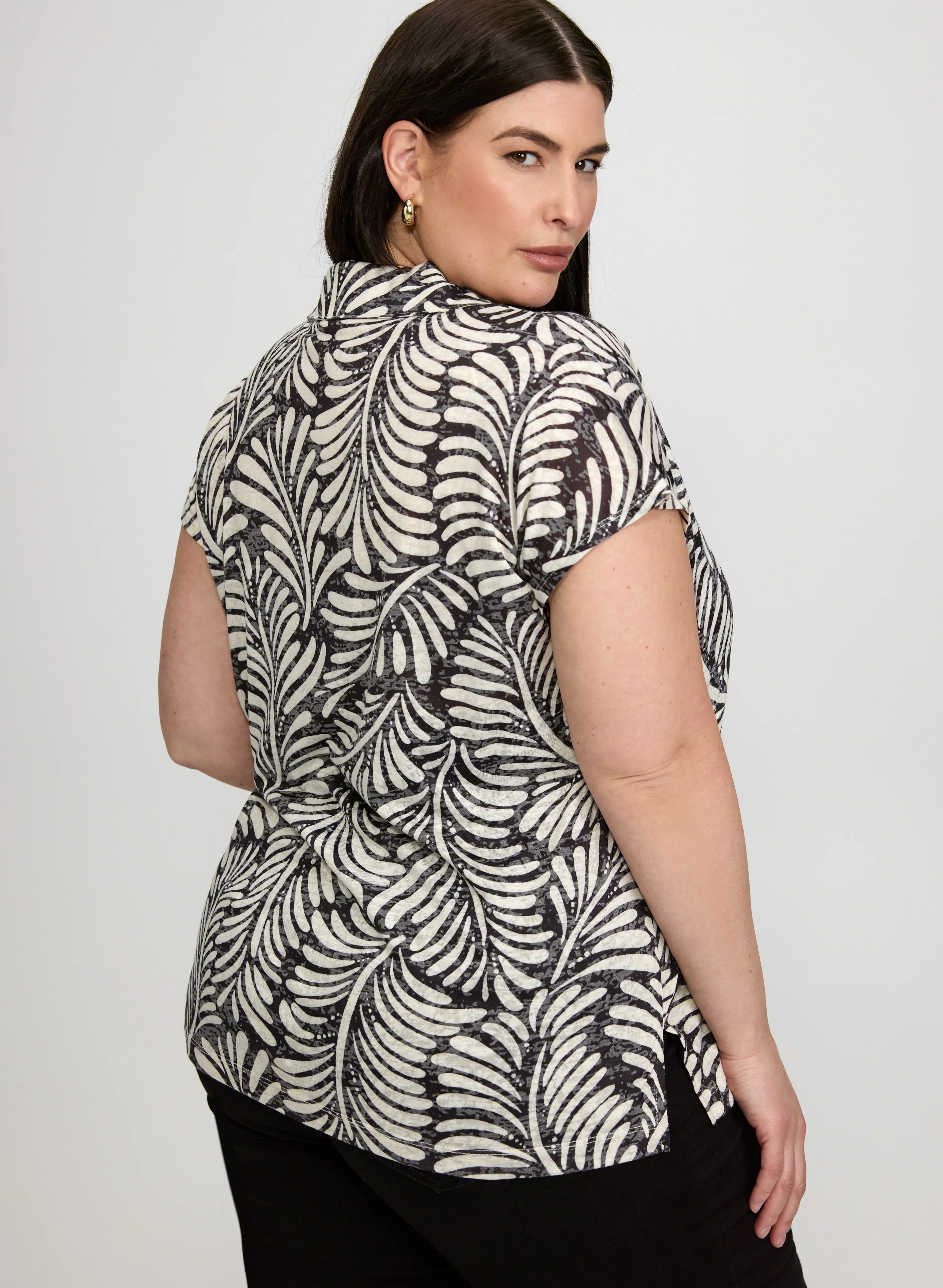 Two-Tone Leaf Print T-Shirt - Image 4
